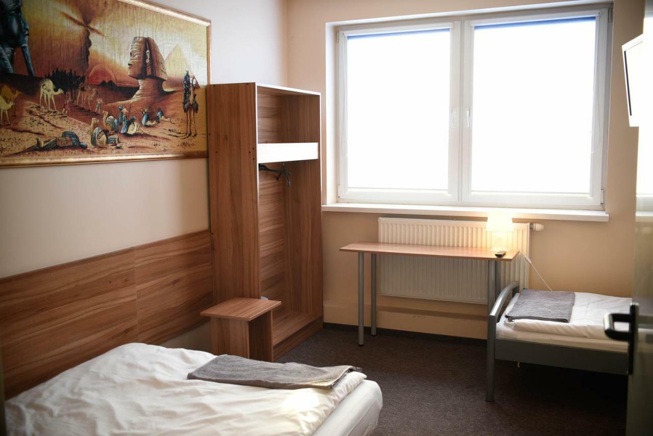 Kolumny 217- Tanie Noclegi Pracownicze, Parking Bezplatny Łódź Exterior foto