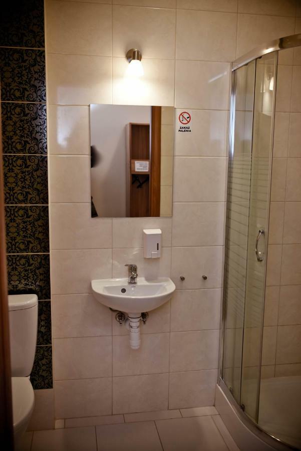 Kolumny 217- Tanie Noclegi Pracownicze, Parking Bezplatny Łódź Exterior foto